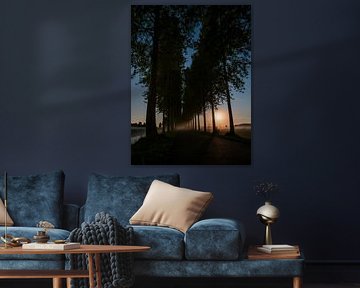 Der Mond versinkt in der Joosten Avenue bei Nacht von Mr White Takes Pictures