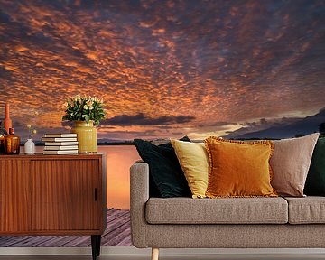 Mooie zonsondergang bij het Sentani meer