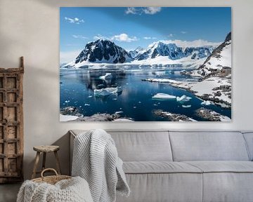 Besneeuwde Bergen in Antarctica Baai van Nancy Pauwels Photo