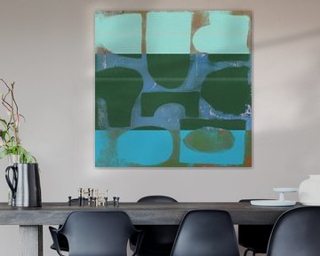 Organische vormen in gedempt groen en blauw op terracotta van Abstract Minimalist Art