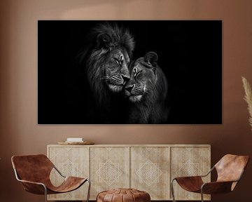 Intiem Moment van de Koningen der Savanne – Zwart-Wit Leeuwenportret