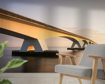 Verbinding in Gouden Licht: Zeelandbrug in de Ochtendzon