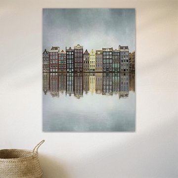 Farbenfrohe Häuser an der Gracht in Amsterdam