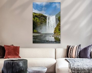 Skógafoss waterval – IJslandse kracht in groen decor van Stedelijke landschappen - Rick Van der Poorten Fotografie