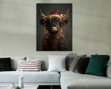 Kerstig portret van een Schotse hooglander met lichtjes en kerstmuts van But First Framing