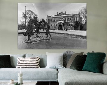 De fontein voor Villa Parkzicht in Rotterdam in de sneeuw van MS Fotografie | Marc van der Stelt