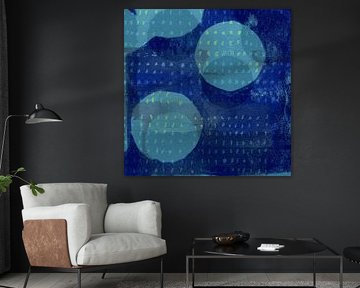 Modern abstract in blauw met geel patroon III van Dina Dankers