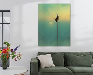 Surrealistisch schilderij van man die vist naar licht van But First Framing