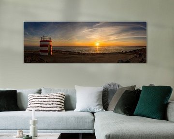 Kleine Vuurtoren op Beach Ilha de Tavira, Algarve Portugal. Panorama van Patrick Fotografeert