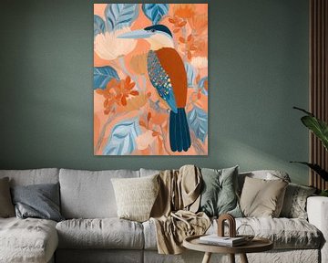 Kleurrijke ijsvogel tussen bloemen en bladeren