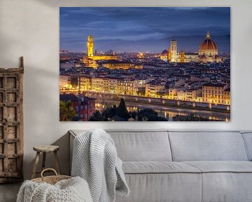 Skyline van Florence met de Duomo en het Palazzo Vecchio op het blauwe uur van Stefano Orazzini