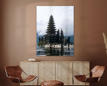 Temple by the water | Bali by Ian Schepers