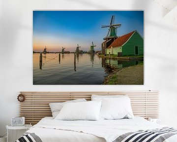 Zaanse Schans windmolens tijdens een zomerse zonsondergang in Holland van Sjoerd van der Wal Fotografie