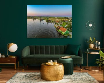 Zaanse Schans windmolens tijdens een zomerse zonsondergang in Holland van Sjoerd van der Wal Fotografie