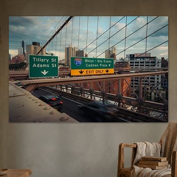 Autoroute urbaine Brooklyn Bridge : panneau indicateur au cœur de New York