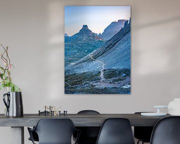 Dolomites - sentier de randonnée vers le refuge Drei Zinnen Hütte sur t.ART