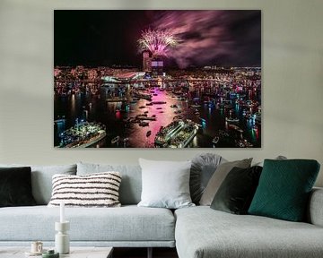 Vuurwerkshow SAIL Amsterdam 2025 met ADAM Toren en Het Ij van Renzo Gerritsen