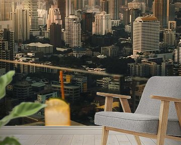 Avondsfeer in de metropool: cocktail met uitzicht op Bangkok