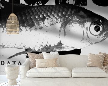 Vis op krantenpapier zwart wit by Muurbabbels Typographic Design