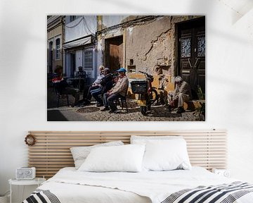Personnes dans la rue à Ferragudo sur Eddy Westdijk