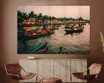 Lampion-Magie auf dem Thu Bon: Abendszene in Hoi An von NZME Photography
