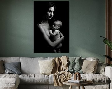 Mother with child in black and white