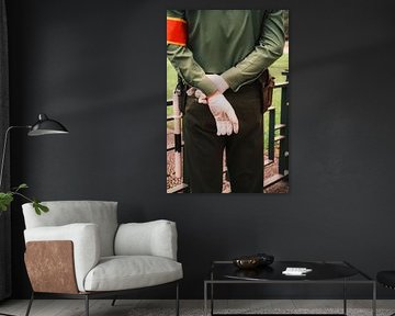 Disziplin im Detail: Uniform und Symbolik in Hanoi von NZME Photography