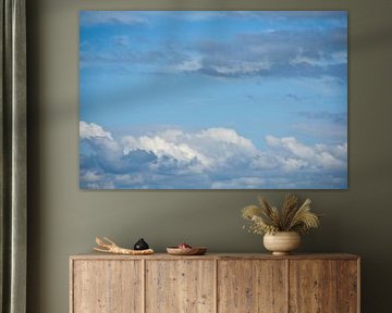 un beau contraste entre les nuages et le ciel