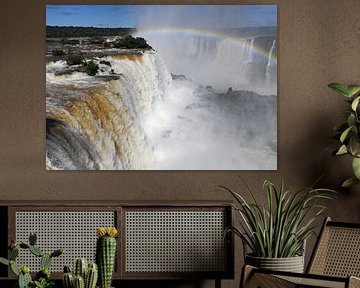 Die Iguazu-Wasserfälle an der Grenze zwischen Brasilien und Argentinien von Rini Kools