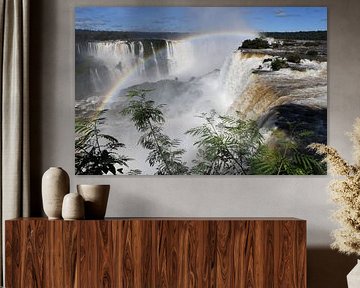 Die Iguazu-Wasserfälle an der Grenze zwischen Brasilien und Argentinien von Rini Kools