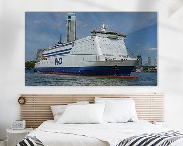 P&O Pride of Rotterdam tijdens Wereldhavendagen 2025. van Jaap van den Berg