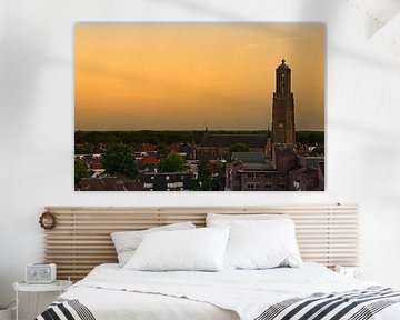 Quand le ciel se colore au lever du soleil dans la ville de Weert