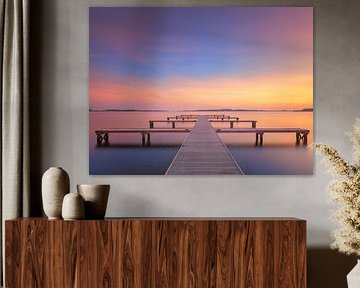 Landschapsfoto van de zonsopkomst met een mooi ochtend rode zon  van Bas Meelker