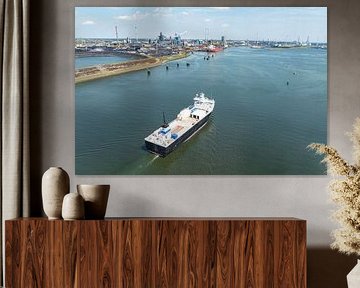 Kühlschiff, Kühlladungsschiff beim Einlaufen in den Hafen aus der Sicht eines von Sjoerd van der Wal Fotografie