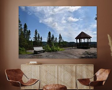 Le belvédère sur la montagne sur Claude Laprise