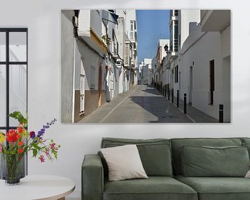 Charmant wit Andalusisch stadje Conil de la Frontera van Silva Wischeropp
