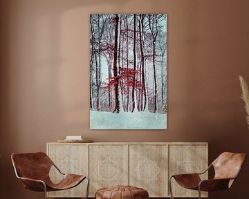 Winterwald mit Rotem Laub