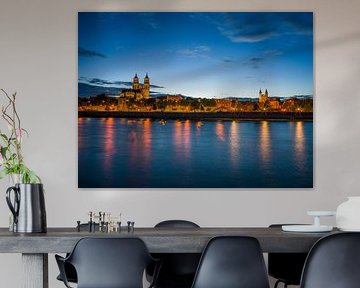 Magdeburg Elbe panorama bij nacht van t.ART