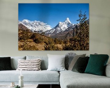 Mount Everest en Ama Dablam  van Thea.Photo