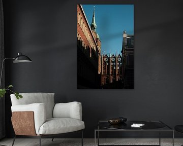 Gevel van het stadhuis en de St Nicolaaskerk in Stralsund