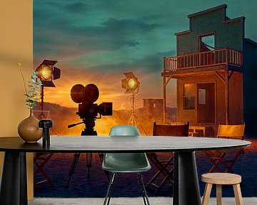 Verlassene Filmkulisse bei Sonnenuntergang