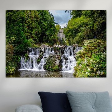 Cascade dans le Bergpark Wilhelmshöhe, Kassel (Allemagne).