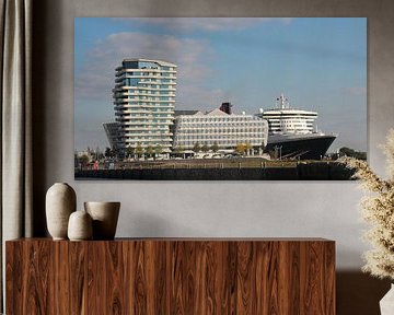 Cruise Centre by Matthias Brix