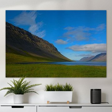 Mountains flow to the sea