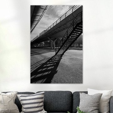 Jeu d'ombres sous le viaduc de la 24 oktoberplein à Utrecht