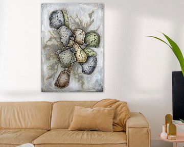 Abstracte compositie van gekleurde gebarsten stenen en witte vertakkingen