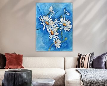 Madeliefjes op een blauwe achtergrond