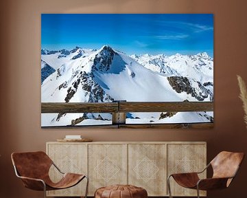 Uitzicht op de besneeuwde Tiroler Alpen in Oostenrijk tijdens de winter van Sjoerd van der Wal Fotografie