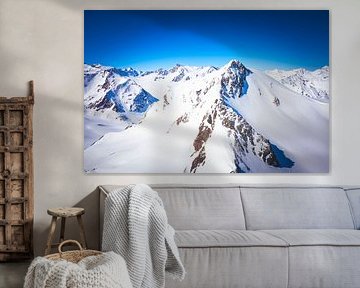 Uitzicht op de besneeuwde Tiroler Alpen in Oostenrijk tijdens de winter van Sjoerd van der Wal Fotografie