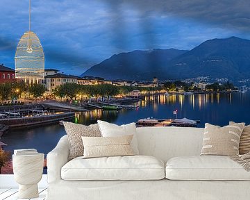 Een avond panorama van Ascona, Zwitserland